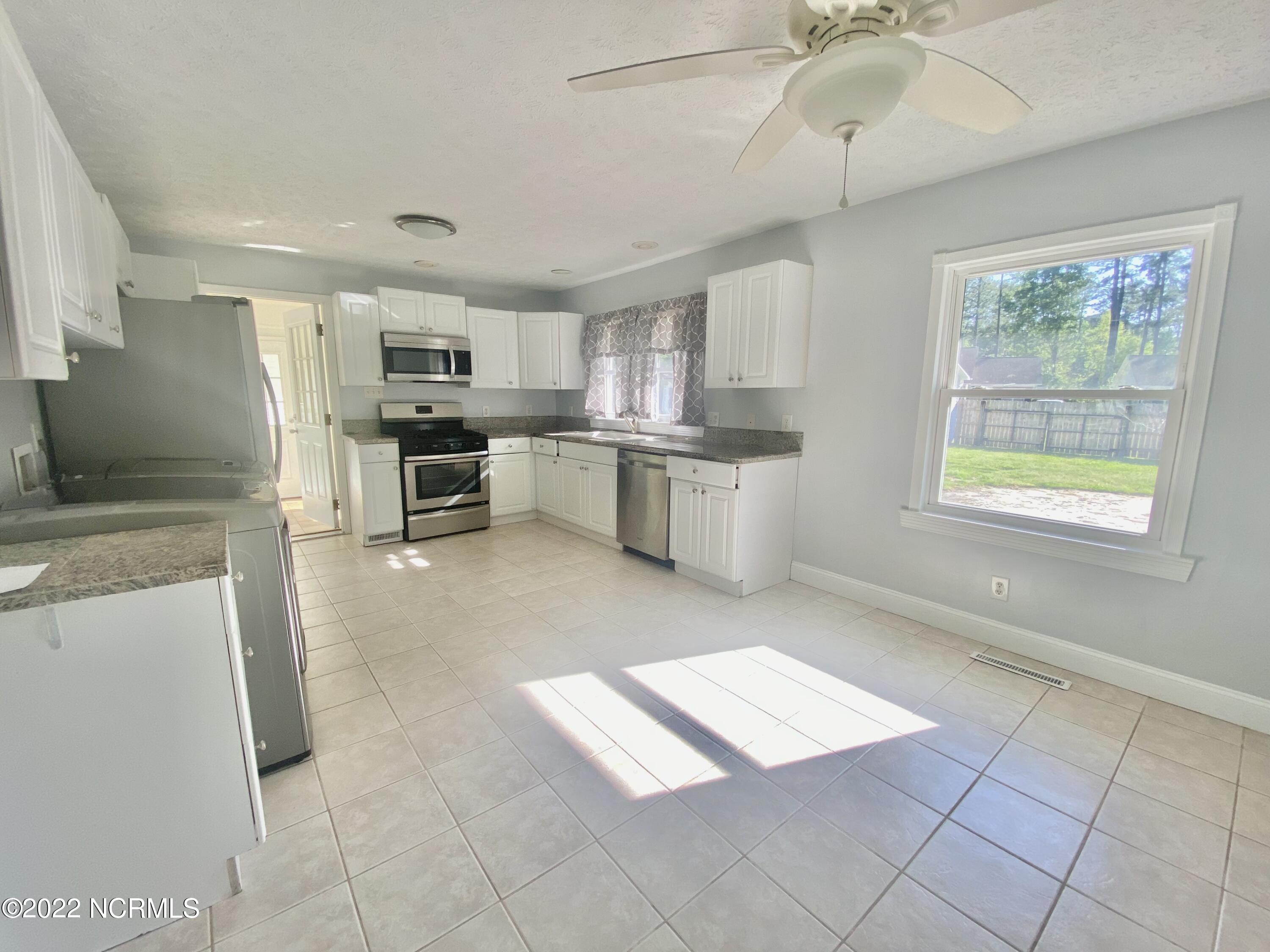 2807 Old Cherry Point Road New Bern, NC 28560 - Photo 2 of 21 kitchen1