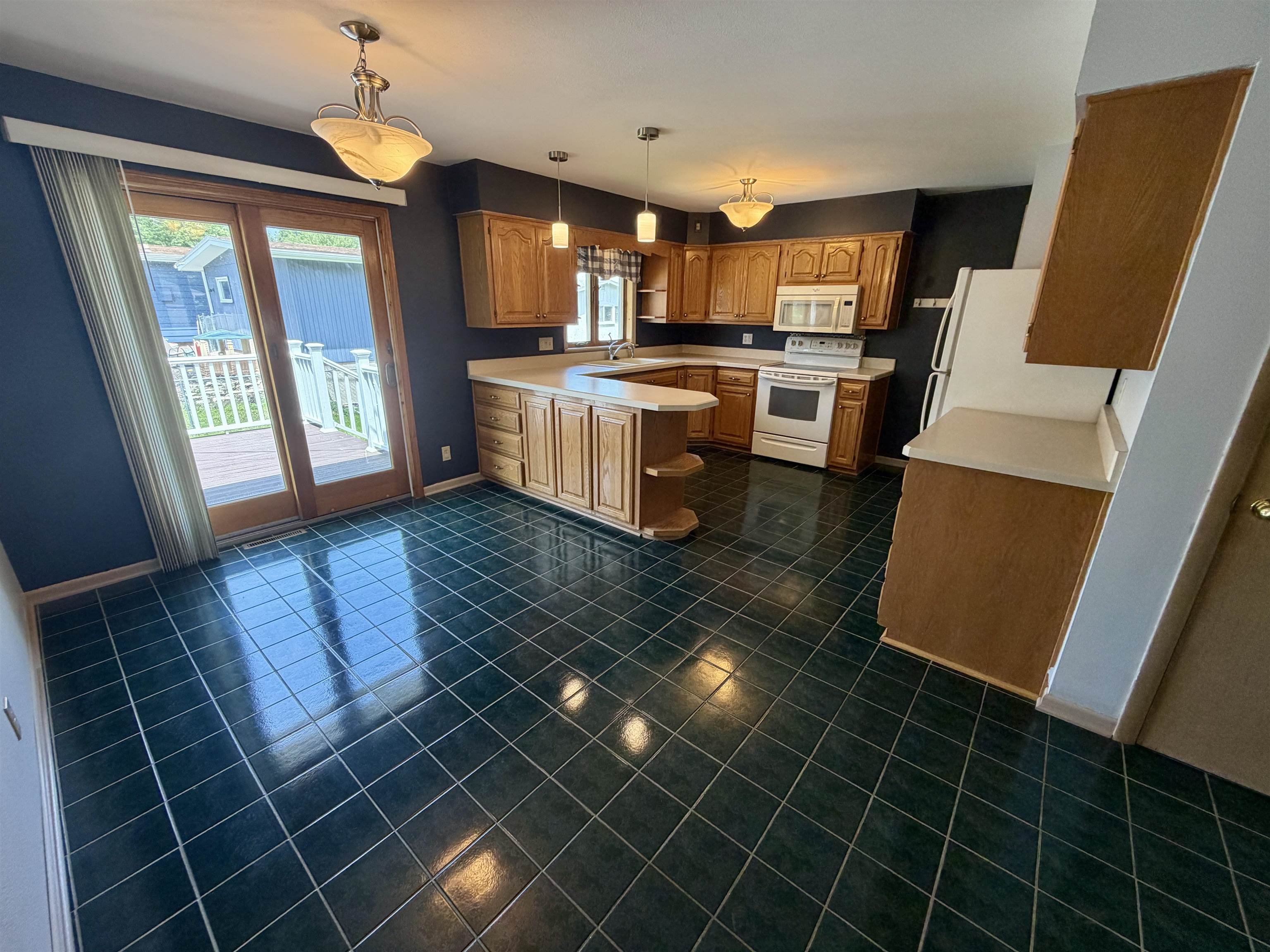 917 26th Street Monroe, WI 53566 - Photo 12 of 38