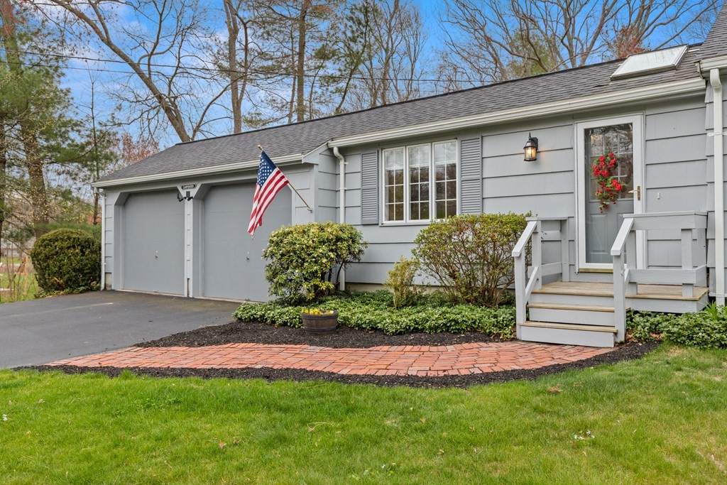 6 Berwick Road Easton, MA 02375 - Photo 3 of 35