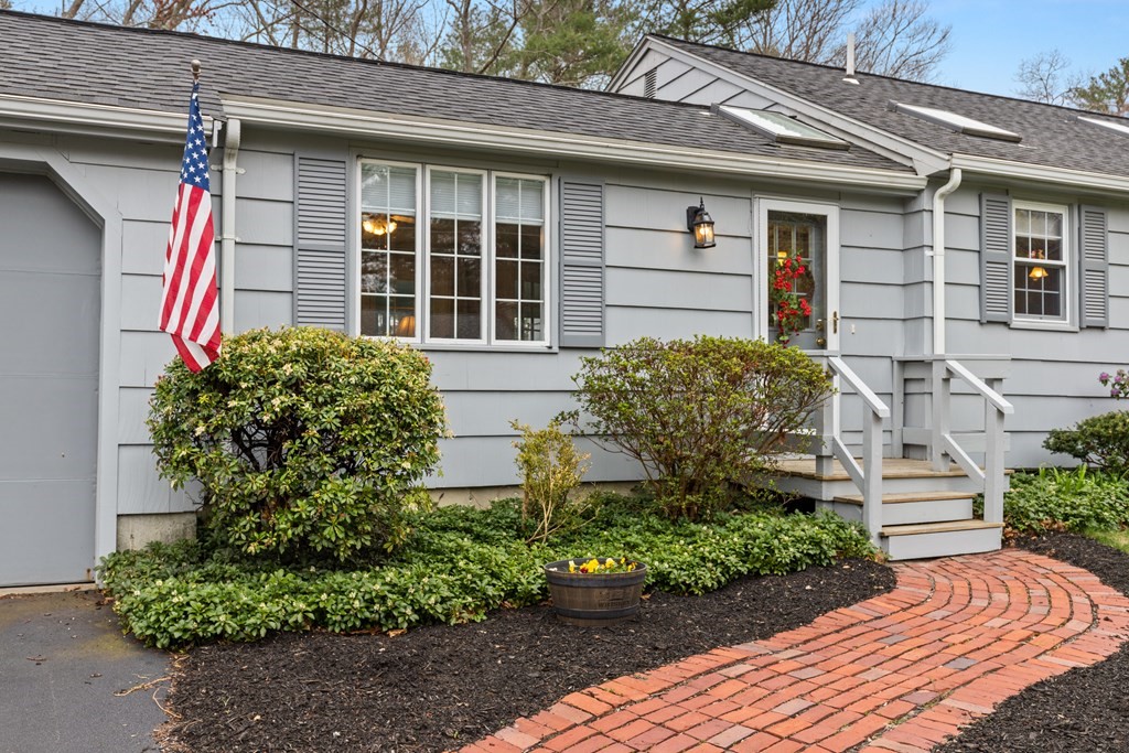 6 Berwick Road Easton, MA 02375 - Photo 4 of 35