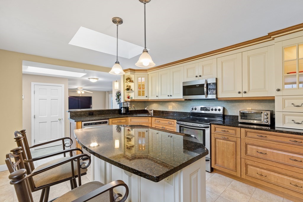 6 Berwick Road Easton, MA 02375 - Photo 6 of 35