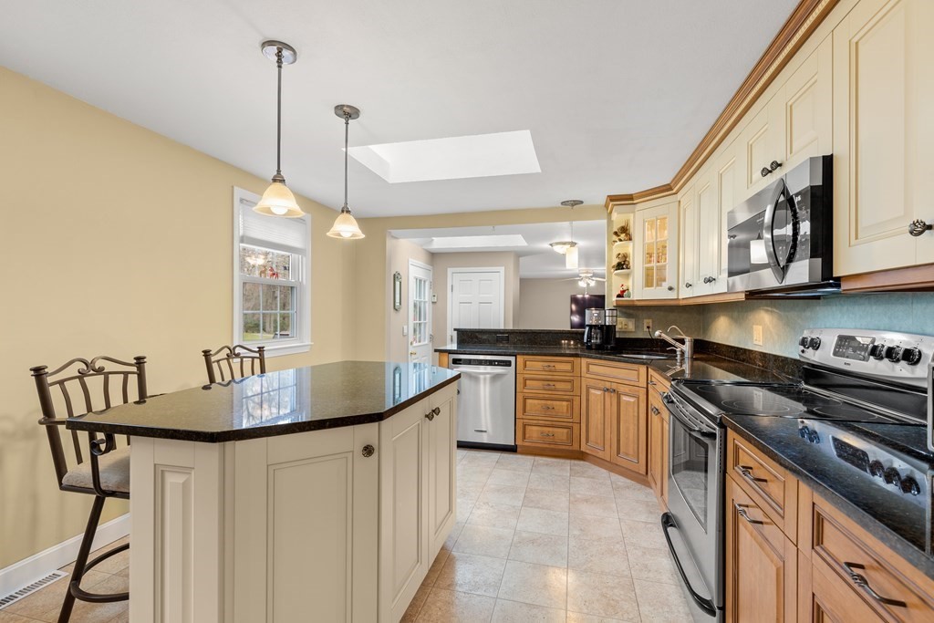 6 Berwick Road Easton, MA 02375 - Photo 9 of 35