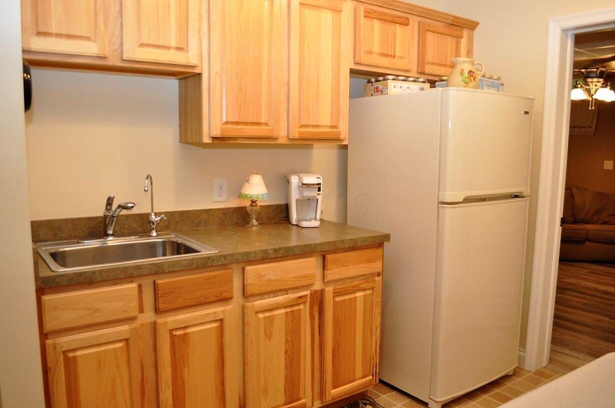 6896 Crumley Road Southwest Lancaster, OH 43130 - Photo 62 of 83 LL Kitchen - 6896 Crumley Road SW, Lancaster, OH 43130