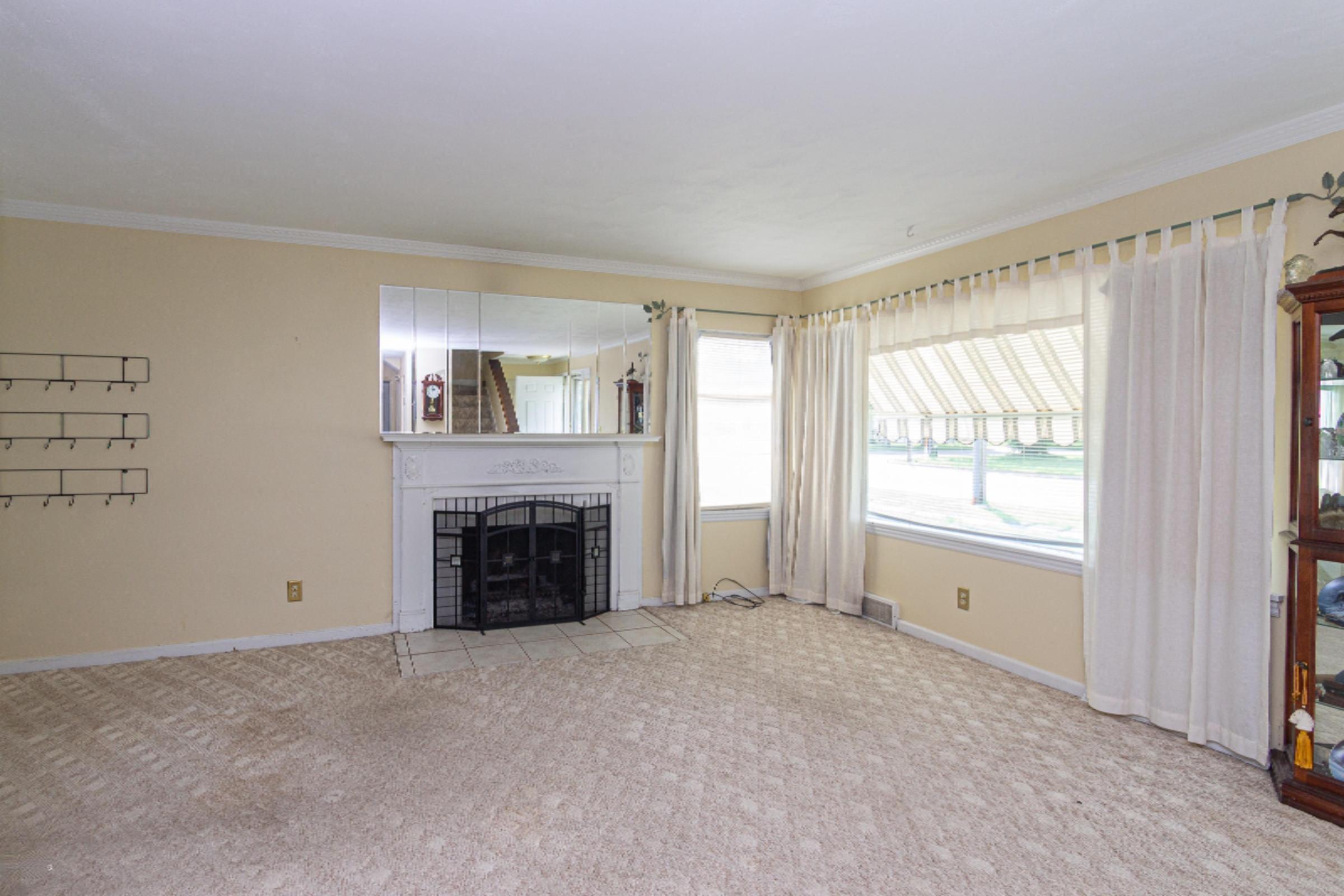 607 West Broadway Street Three Rivers, MI 49093 - Photo 4 of 28 607 W Broadway Ave-104