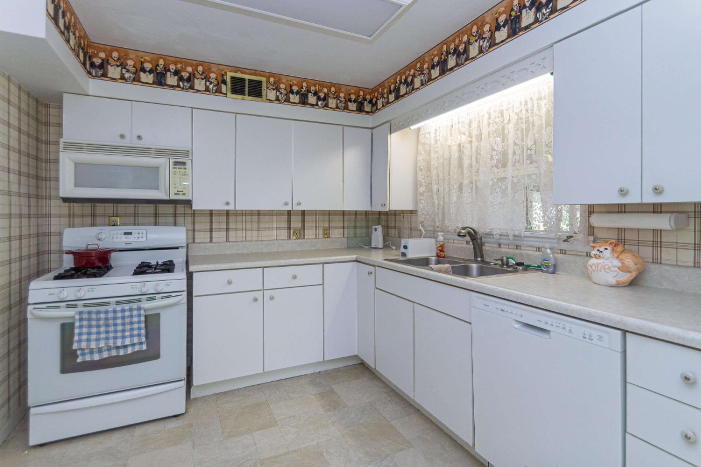 607 West Broadway Street Three Rivers, MI 49093 - Photo 9 of 28 607 W Broadway Ave-109