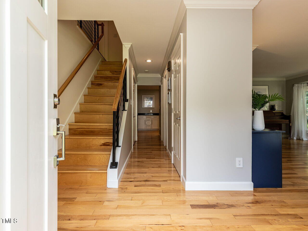 115 Trackers Road Cary, NC 27513 - Photo 3 of 45 003-1280x960-foyer-entry