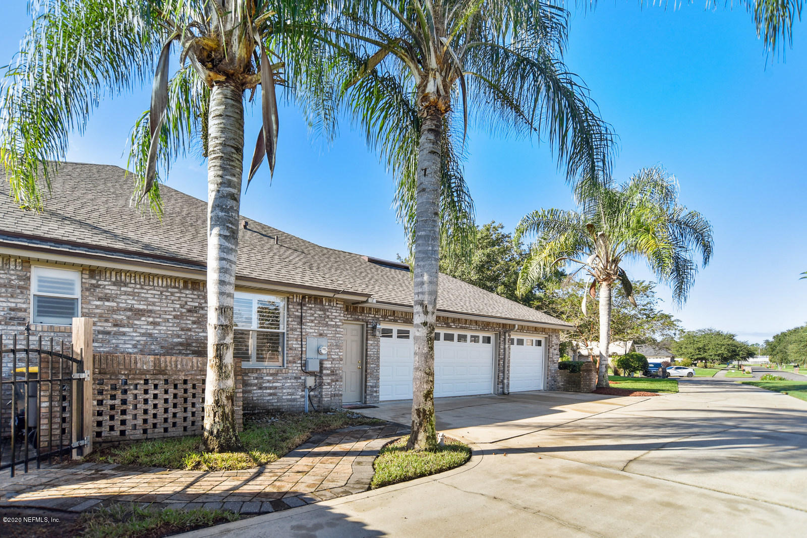 10910 Crichton Road Jacksonville, FL 32221 - Photo 3 of 31 Drive and Palms