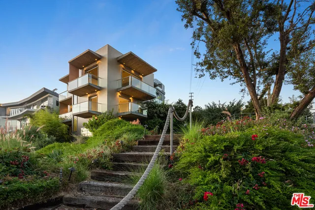 $4,995,000 | 1600 Viewmont Drive, Los Angeles, CA 90069