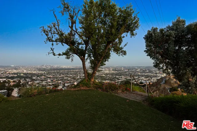$4,995,000 | 1600 Viewmont Drive, Los Angeles, CA 90069