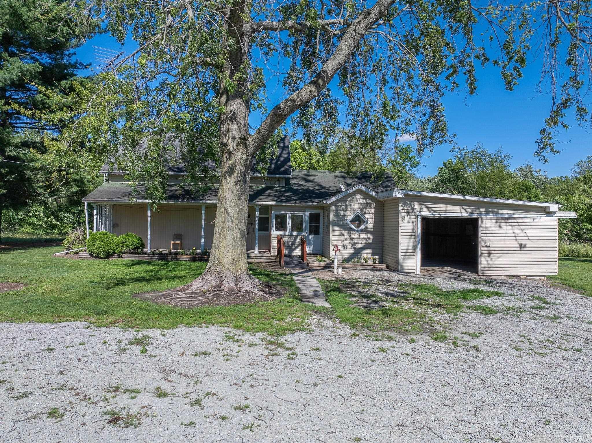 2185 Lukens Lake Road Laketon, IN 46943 - Photo 3 of 29