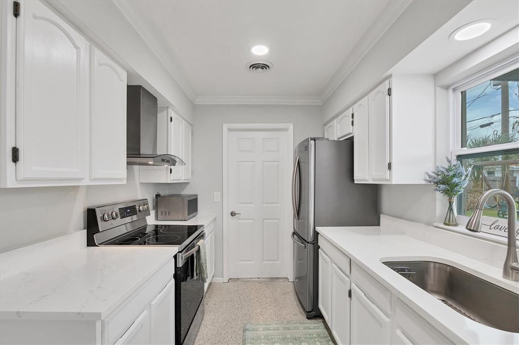 4521 Rainbow Road Venice, FL 34293 - Photo 18 of 49 Gallery Image 18
