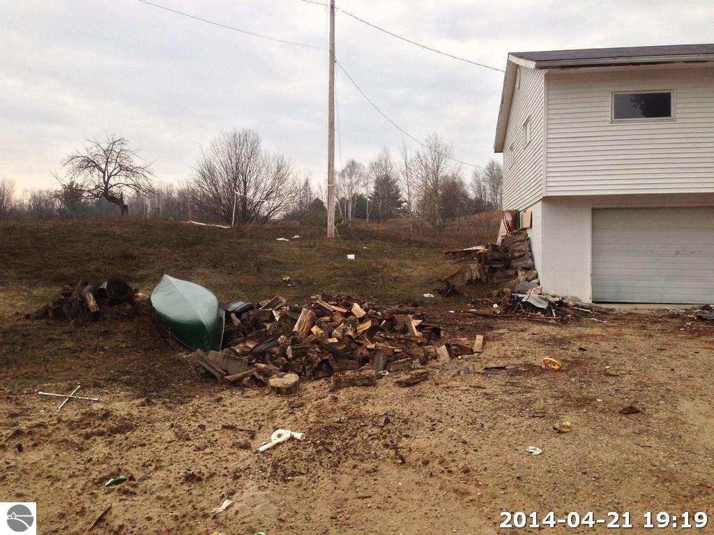 388 West River Road Traverse City, MI 49696 - Photo 3 of 19 1784674-2.JPG
