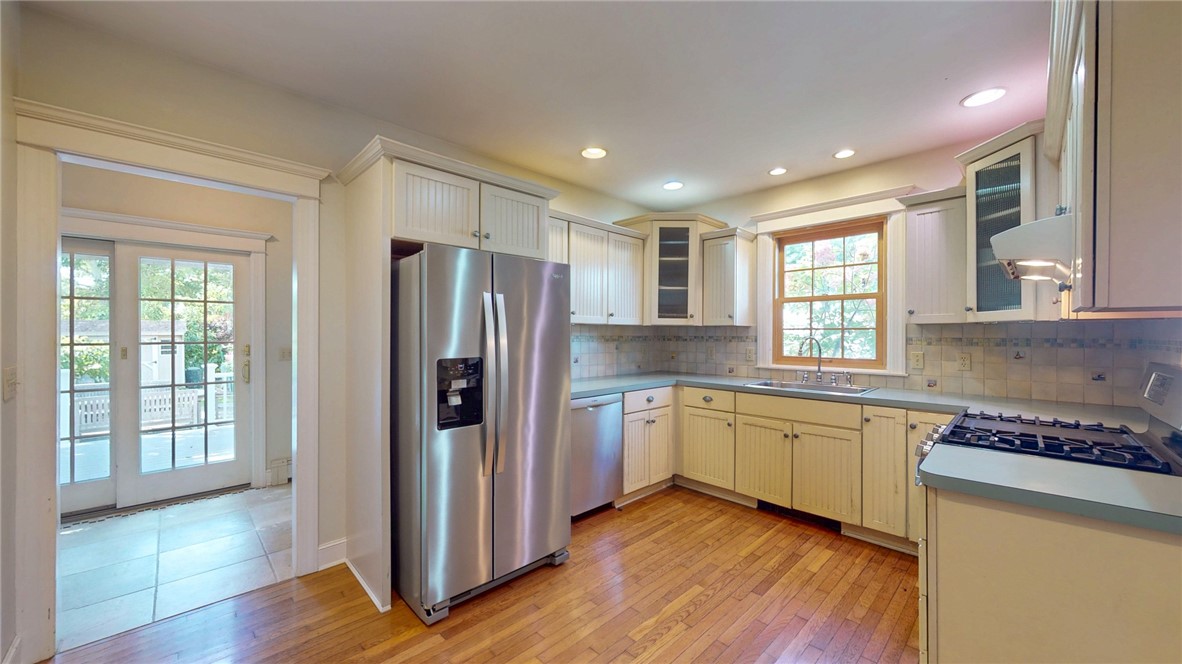 37 Woodlund Avenue Westerly, RI 02891 - Photo 15 of 45 Kitchen