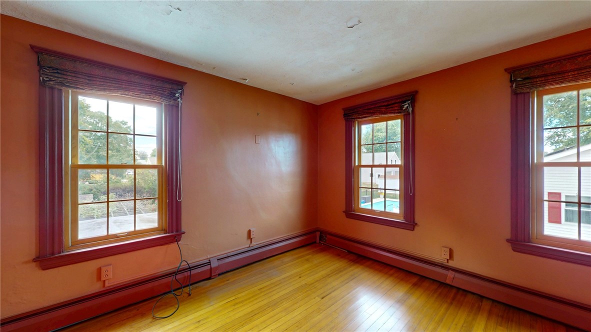 37 Woodlund Avenue Westerly, RI 02891 - Photo 27 of 45 Bedroom 3