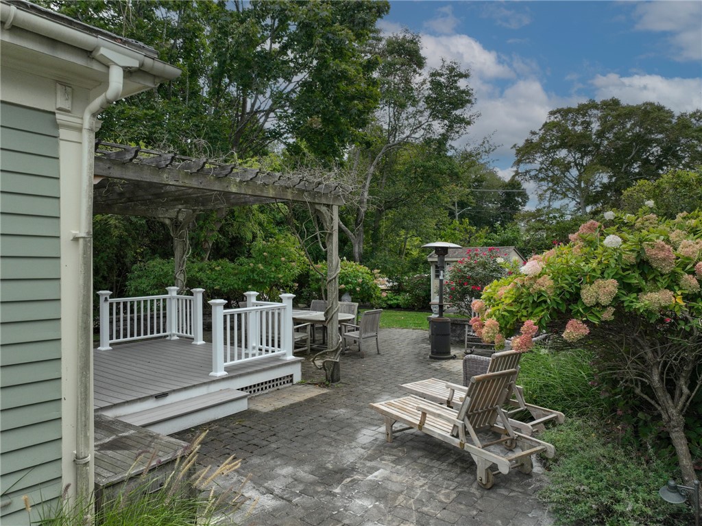 37 Woodlund Avenue Westerly, RI 02891 - Photo 38 of 45