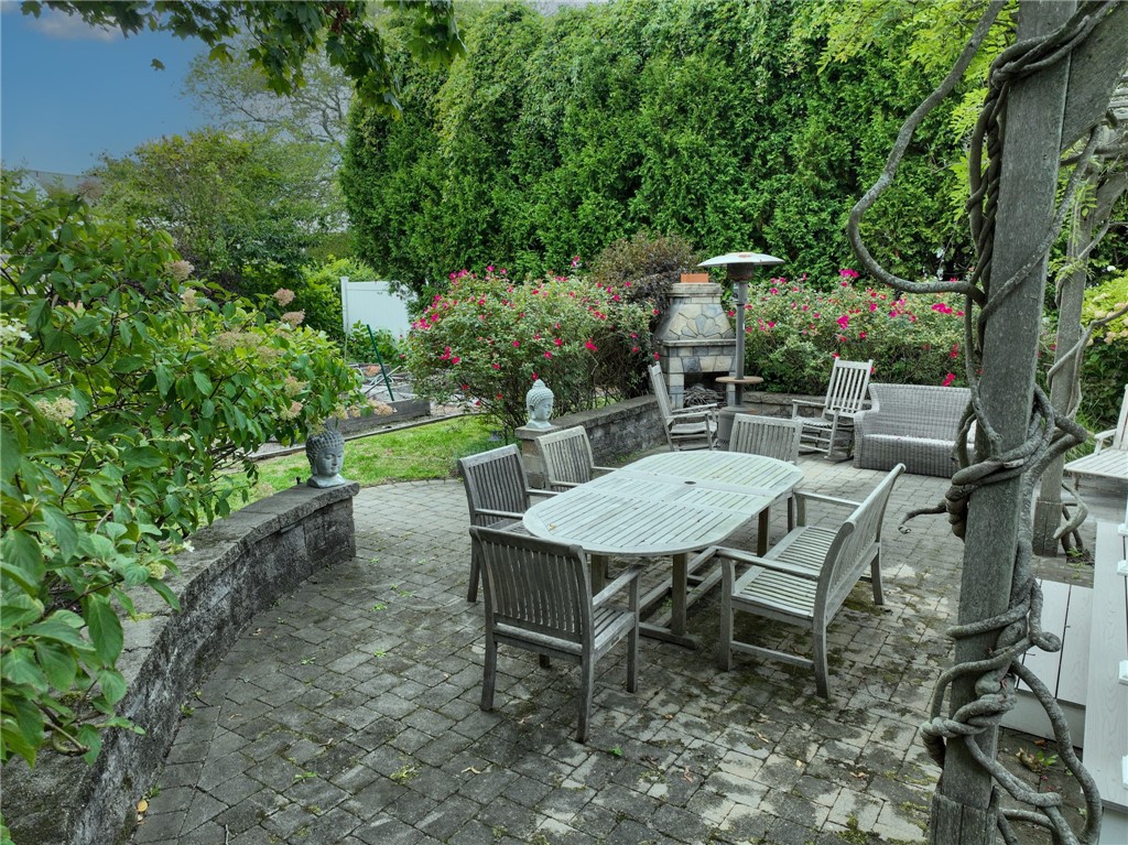 37 Woodlund Avenue Westerly, RI 02891 - Photo 39 of 45