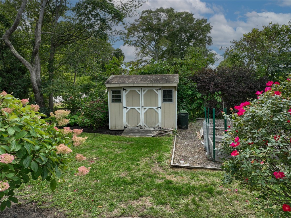 37 Woodlund Avenue Westerly, RI 02891 - Photo 40 of 45