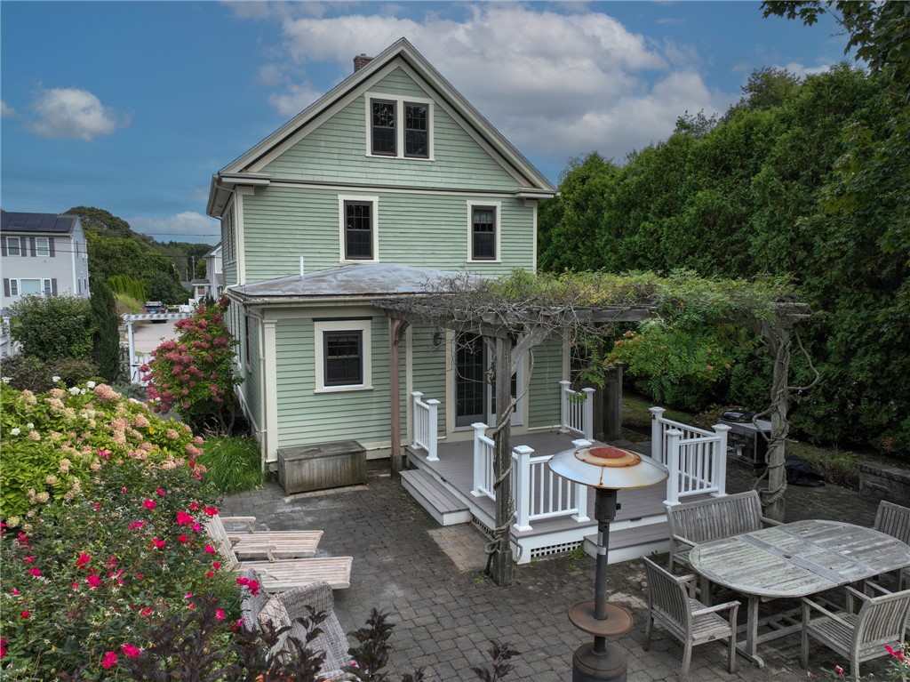 37 Woodlund Avenue Westerly, RI 02891 - Photo 42 of 45