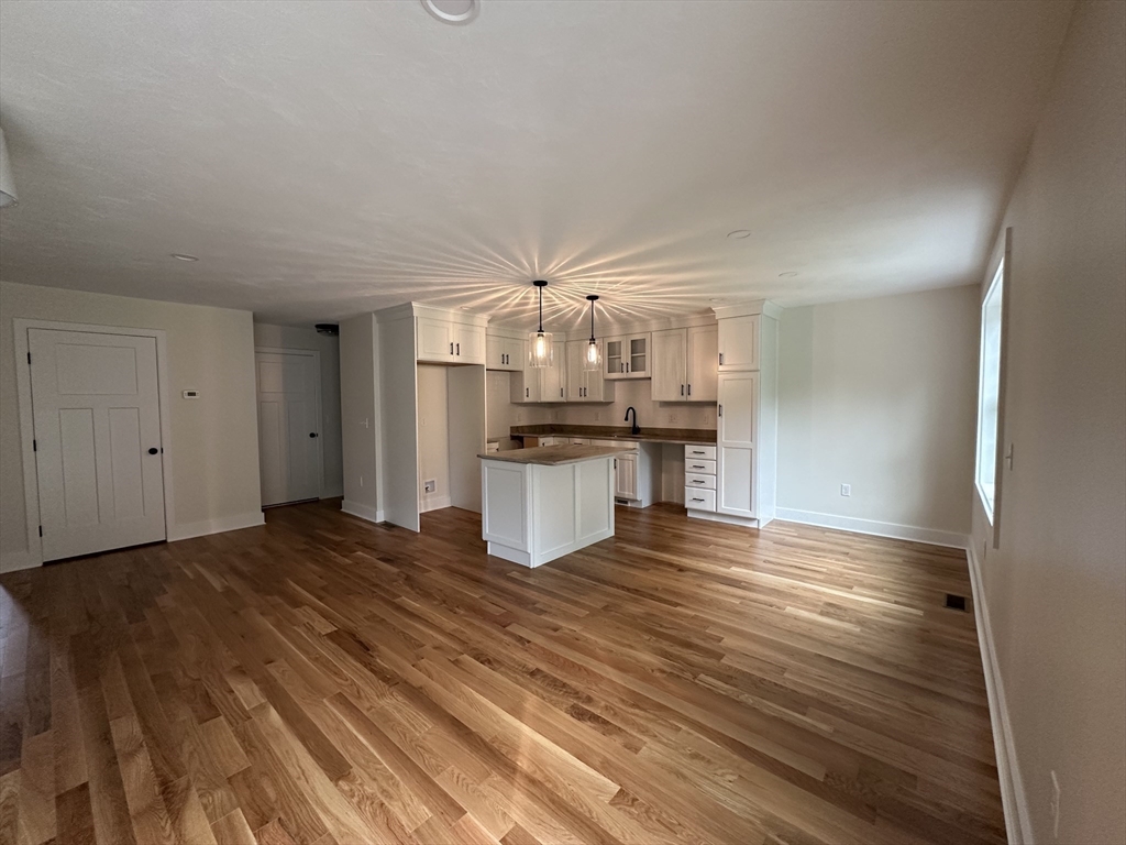 9 Leos Way Sterling, MA 01564 - Photo 11 of 26