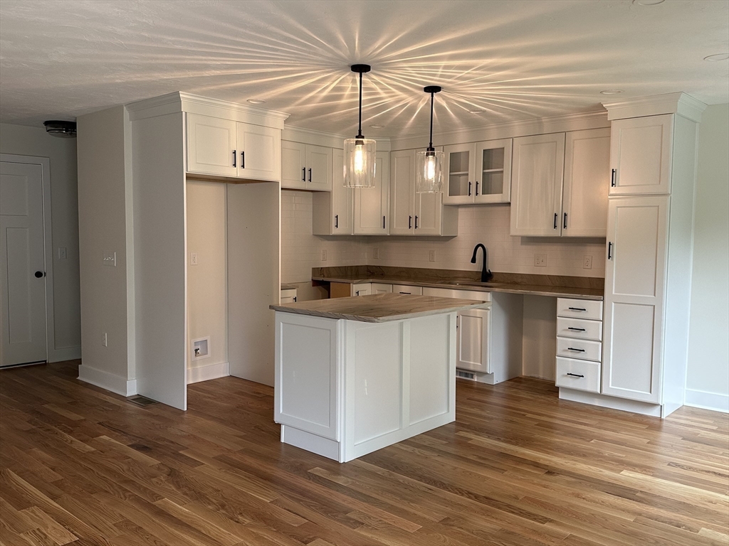 9 Leos Way Sterling, MA 01564 - Photo 10 of 26