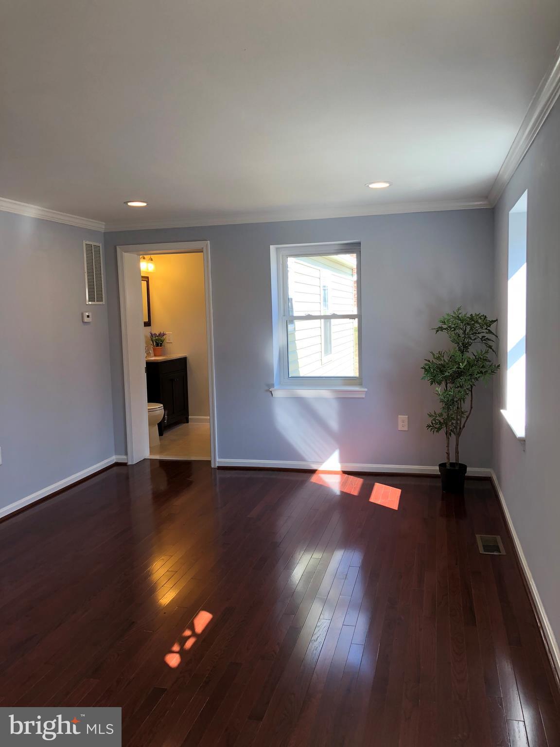 7918 Highpoint Road Parkville, MD 21234 - Photo 12 of 16 Interior (General)