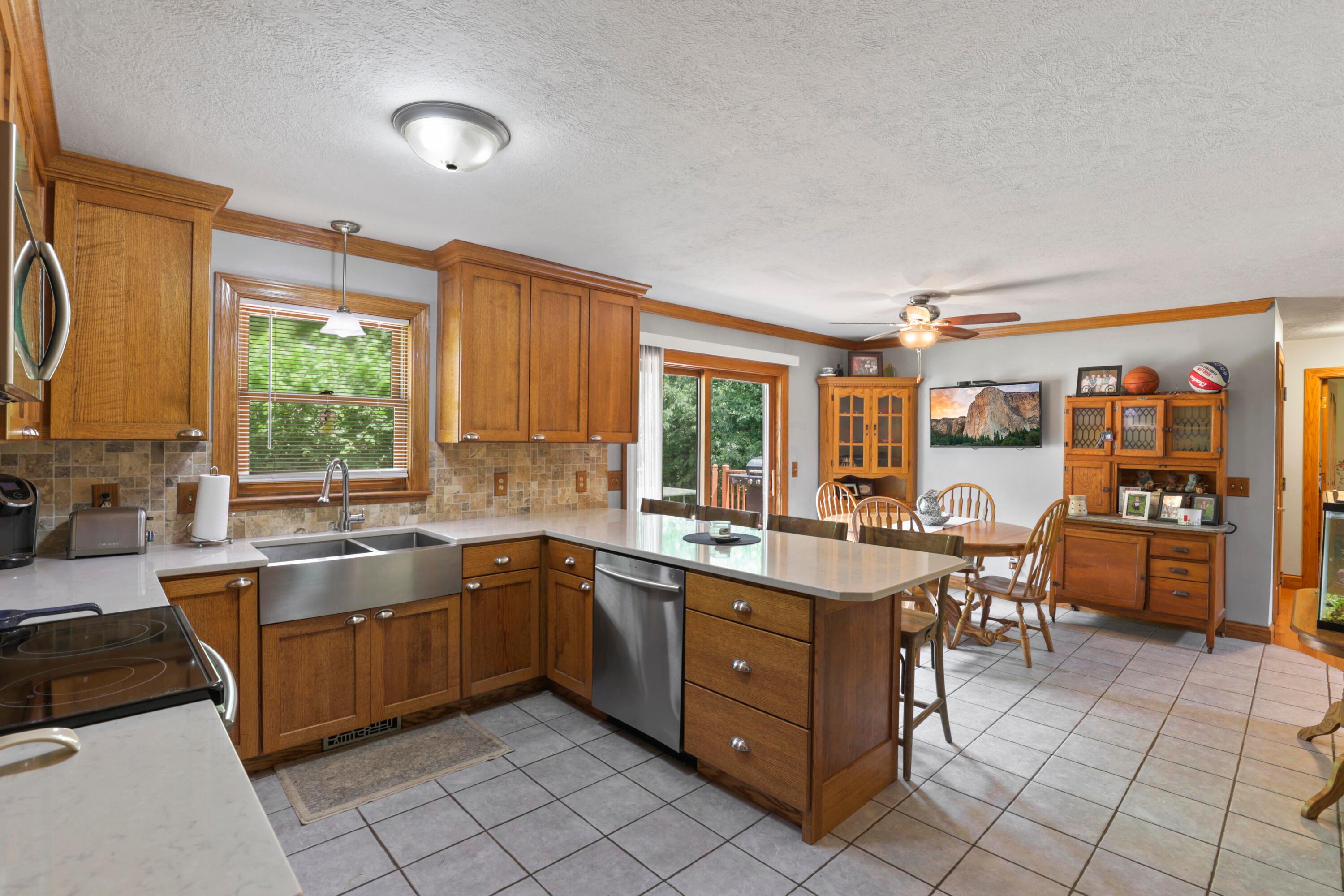 7610 Beecher Road Southwest Pataskala, OH 43062 - Photo 19 of 53 Kitchen to deck