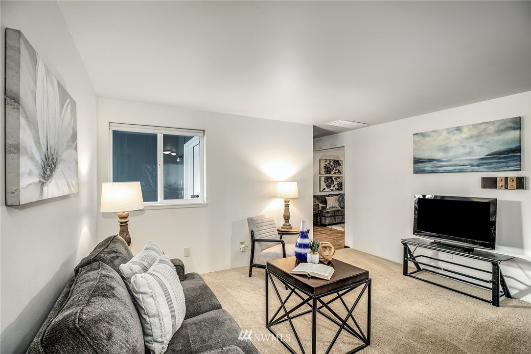4106 Northeast 19th Street Renton, WA 98059 - Photo 14 of 30