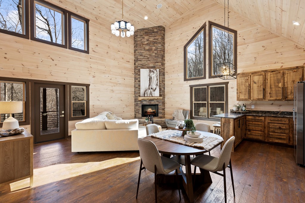 1264 Sun Rock Mountain Road Blue Ridge, GA 30513 - Photo 8 of 40