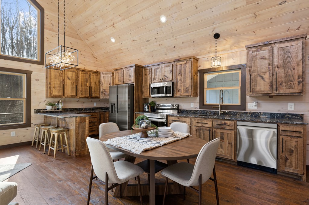 1264 Sun Rock Mountain Road Blue Ridge, GA 30513 - Photo 10 of 40