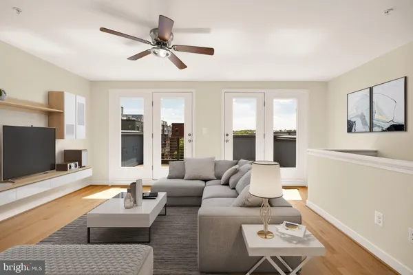 $1,124,000 | 8331 Looking Glass Way, Fairfax, VA 22031
