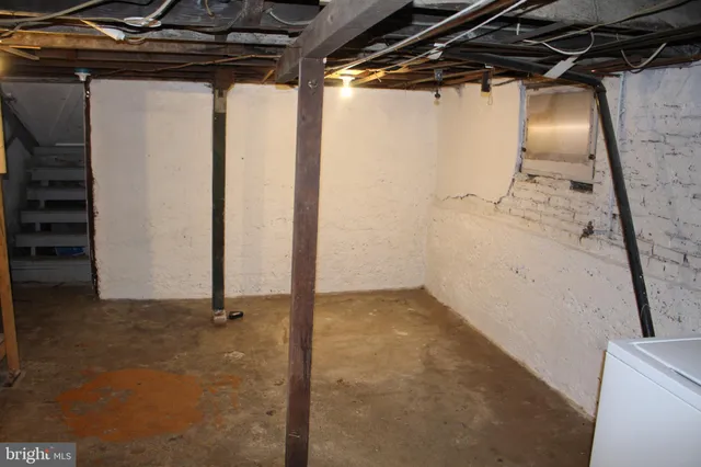 $2,000 | 409 North York Street, Pottstown, PA 19464