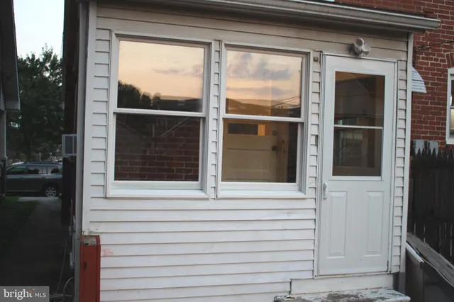 $2,000 | 409 North York Street, Pottstown, PA 19464