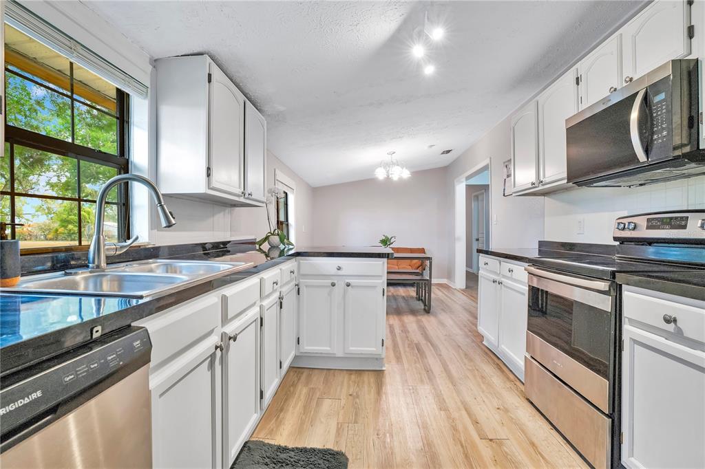 13713 Walden Sheffield Road Dover, FL 33527 - Photo 11 of 39