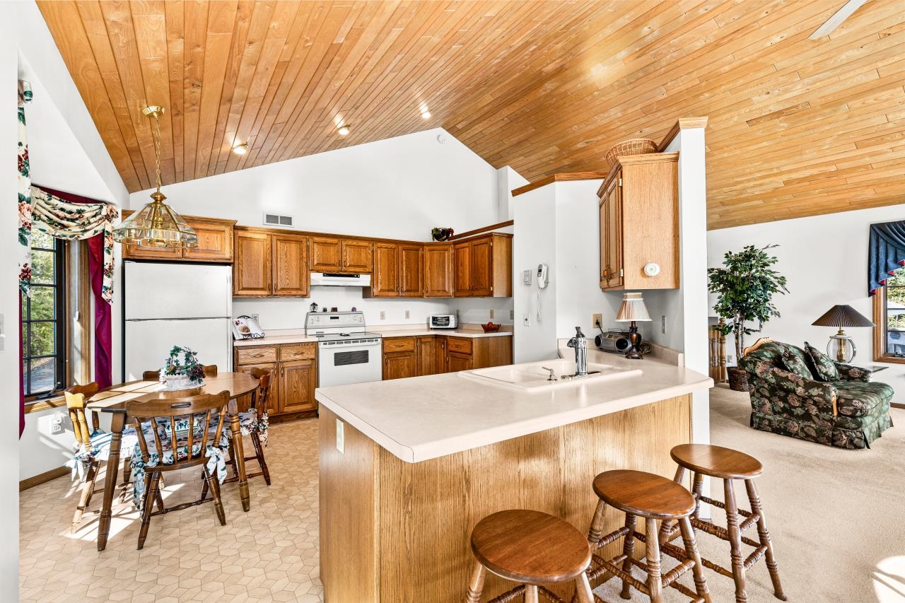 1563 Highway 61 Two Harbors, MN 55616 - Photo 23 of 47