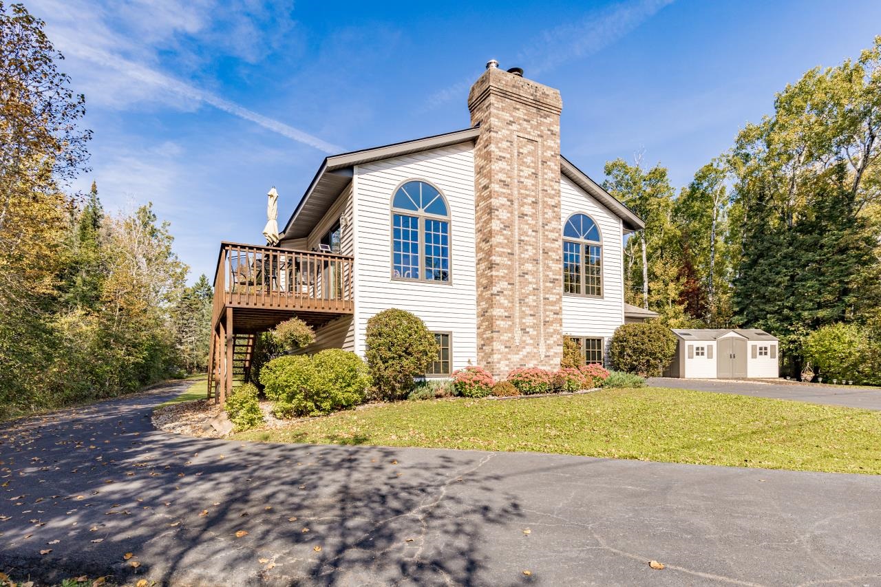 1563 Highway 61 Two Harbors, MN 55616 - Photo 3 of 47