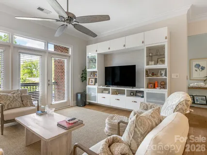 $525,000 | 2964 Selwyn Avenue, Unit 209, Charlotte, NC 28209