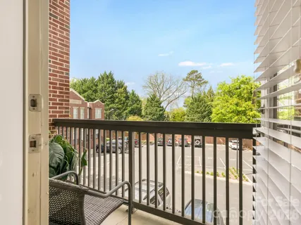 $525,000 | 2964 Selwyn Avenue, Unit 209, Charlotte, NC 28209