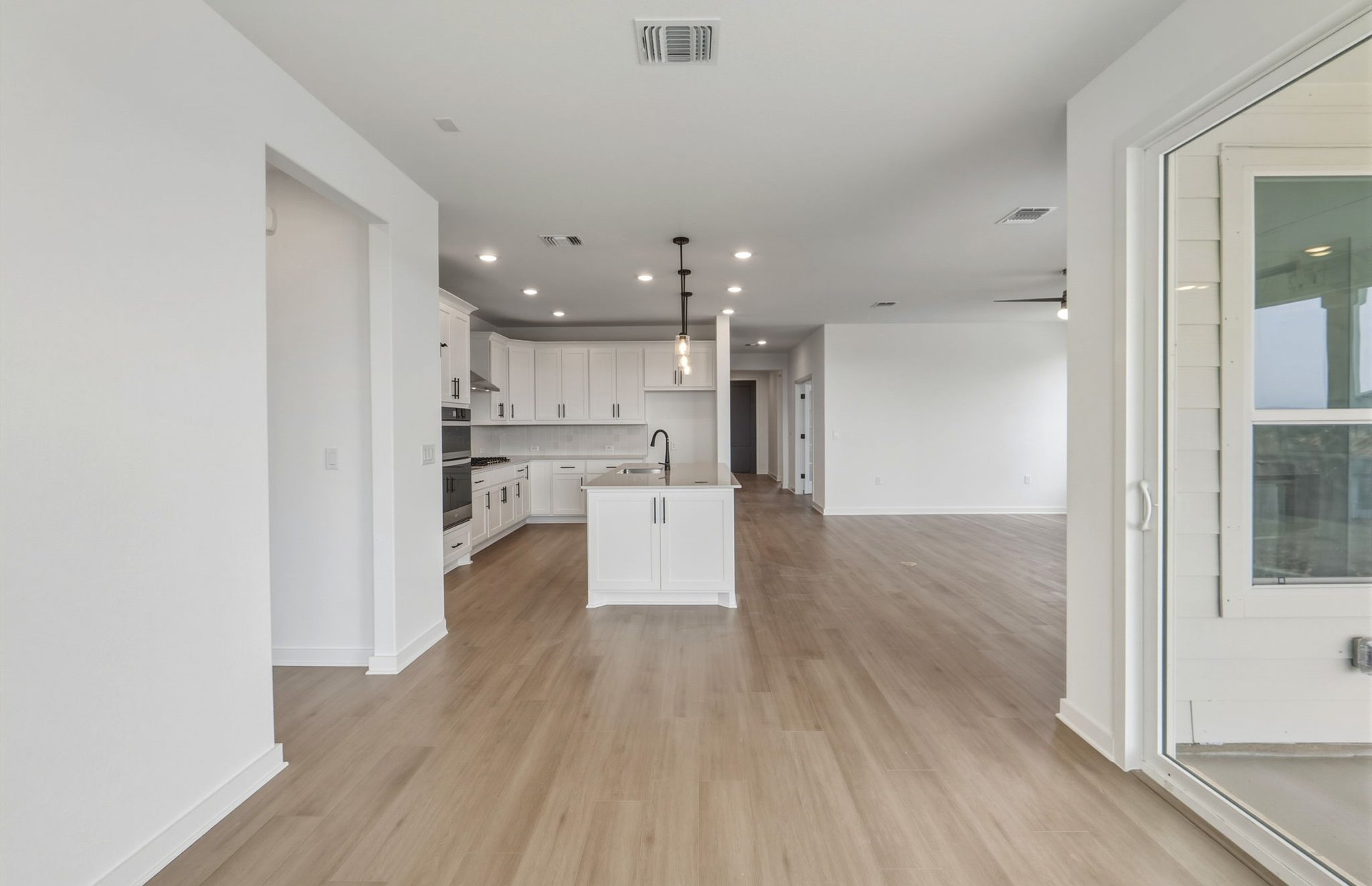 106 Pelham Street Georgetown, TX 78633 - Photo 7 of 32