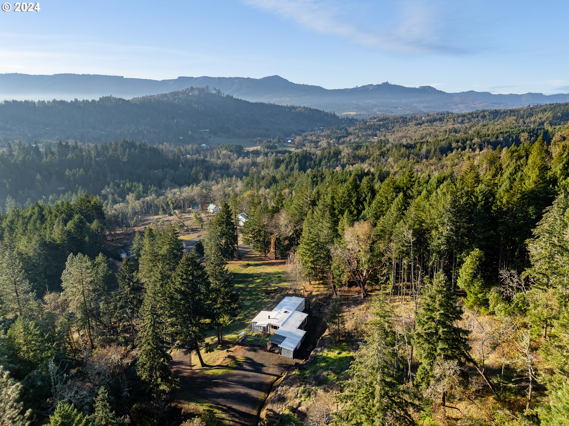1034 Cleveland Loop Road Roseburg, OR 97471 - Photo 3 of 44 Gallery Image 3