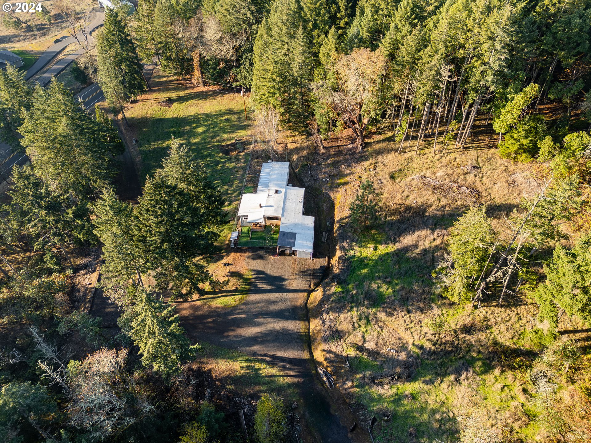 1034 Cleveland Loop Road Roseburg, OR 97471 - Photo 4 of 44 Gallery Image 4