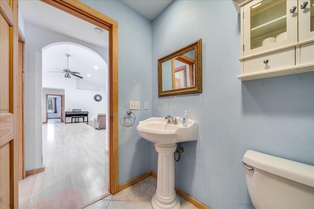6131 Shellenbarger Road Hale, MI 48739 - Photo 13 of 40 1942272-83c67e55-c7e2-4422-bfdd-41f5983d5819.JPG