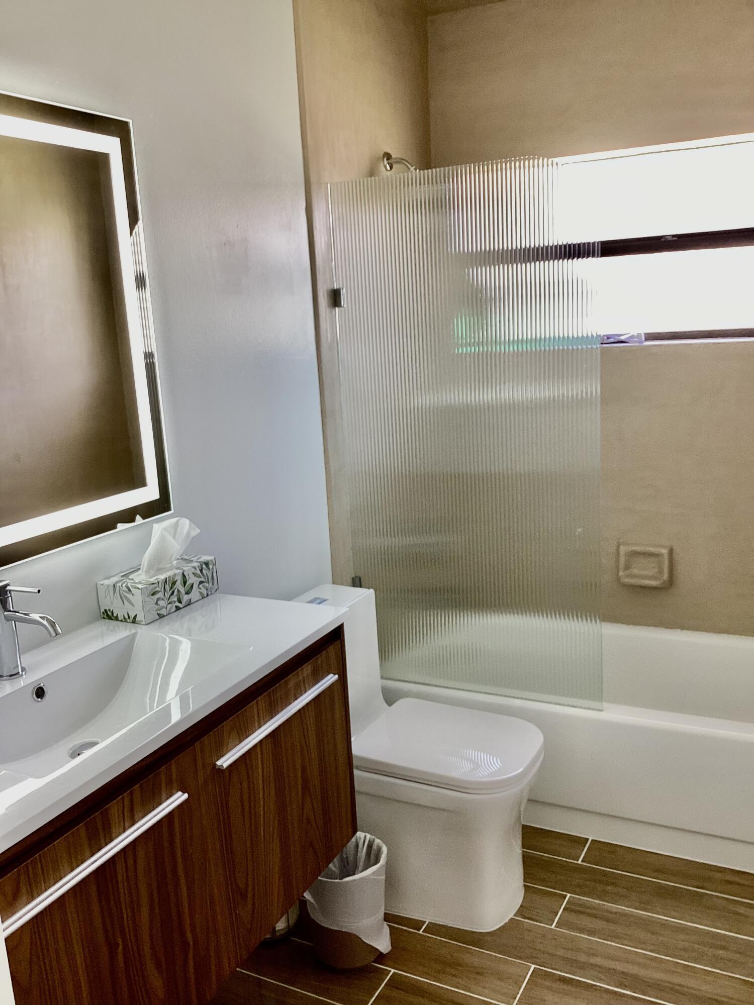 8895 Old Pine Road Boca Raton, FL 33433 - Photo 30 of 46 GUEST HALL BATHROOM