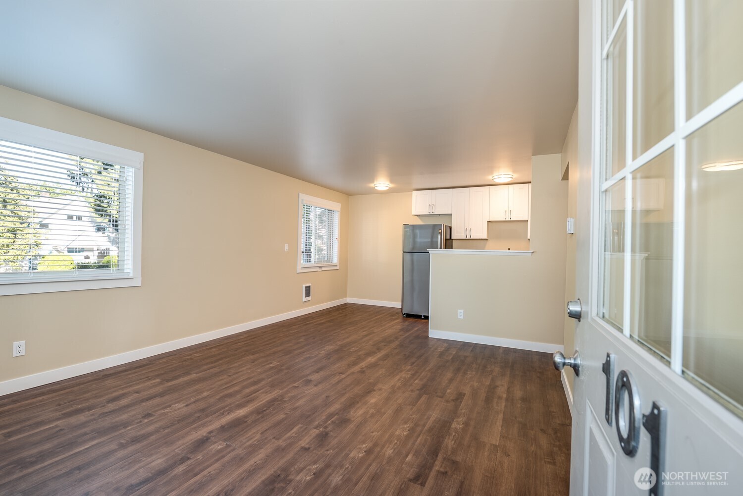 6515 5th Avenue Northeast Seattle, WA 98115 - Photo 4 of 13