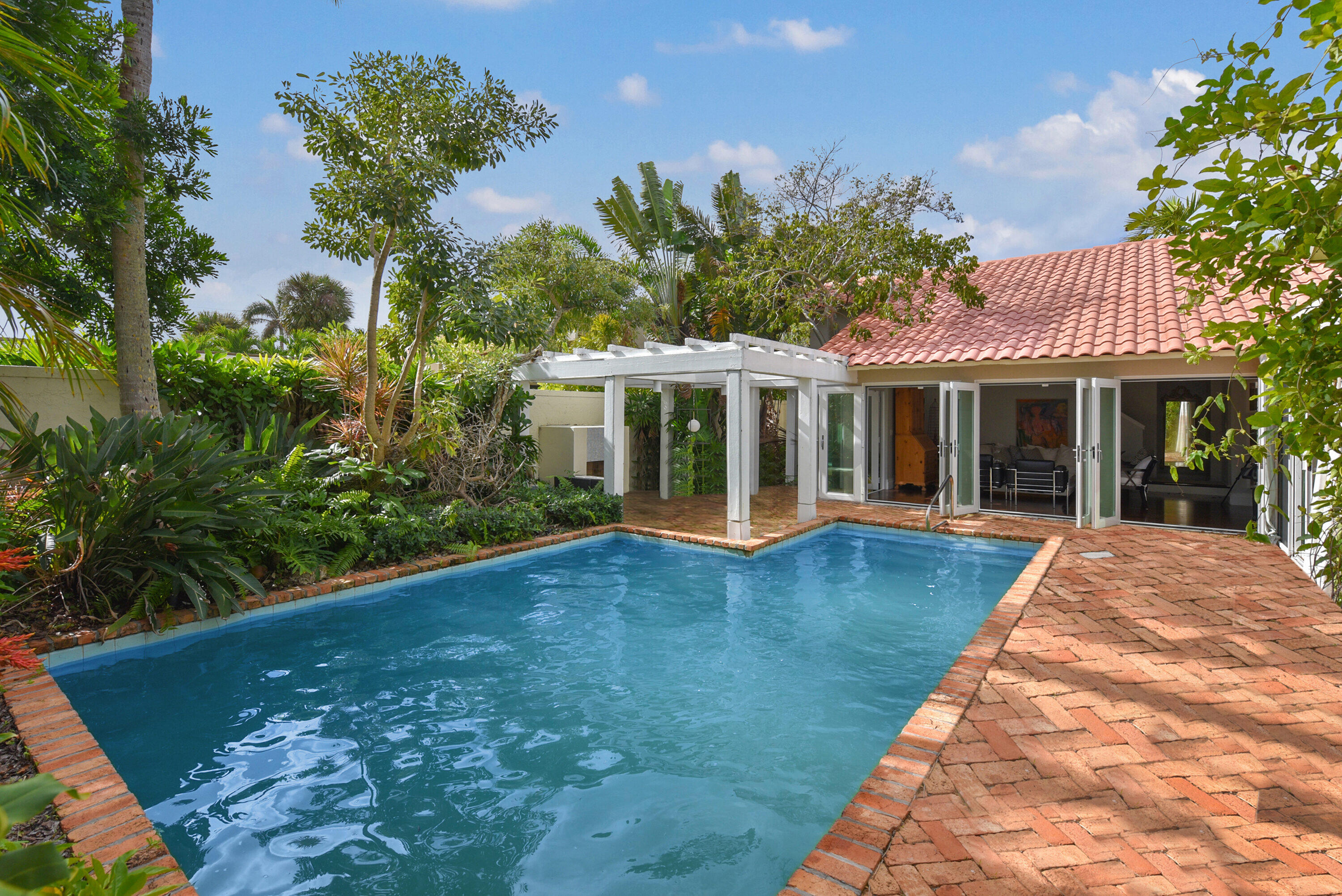 108 Sunfish Lane Jupiter, FL 33477 - Photo 21 of 31 Photoshopped Pool Area