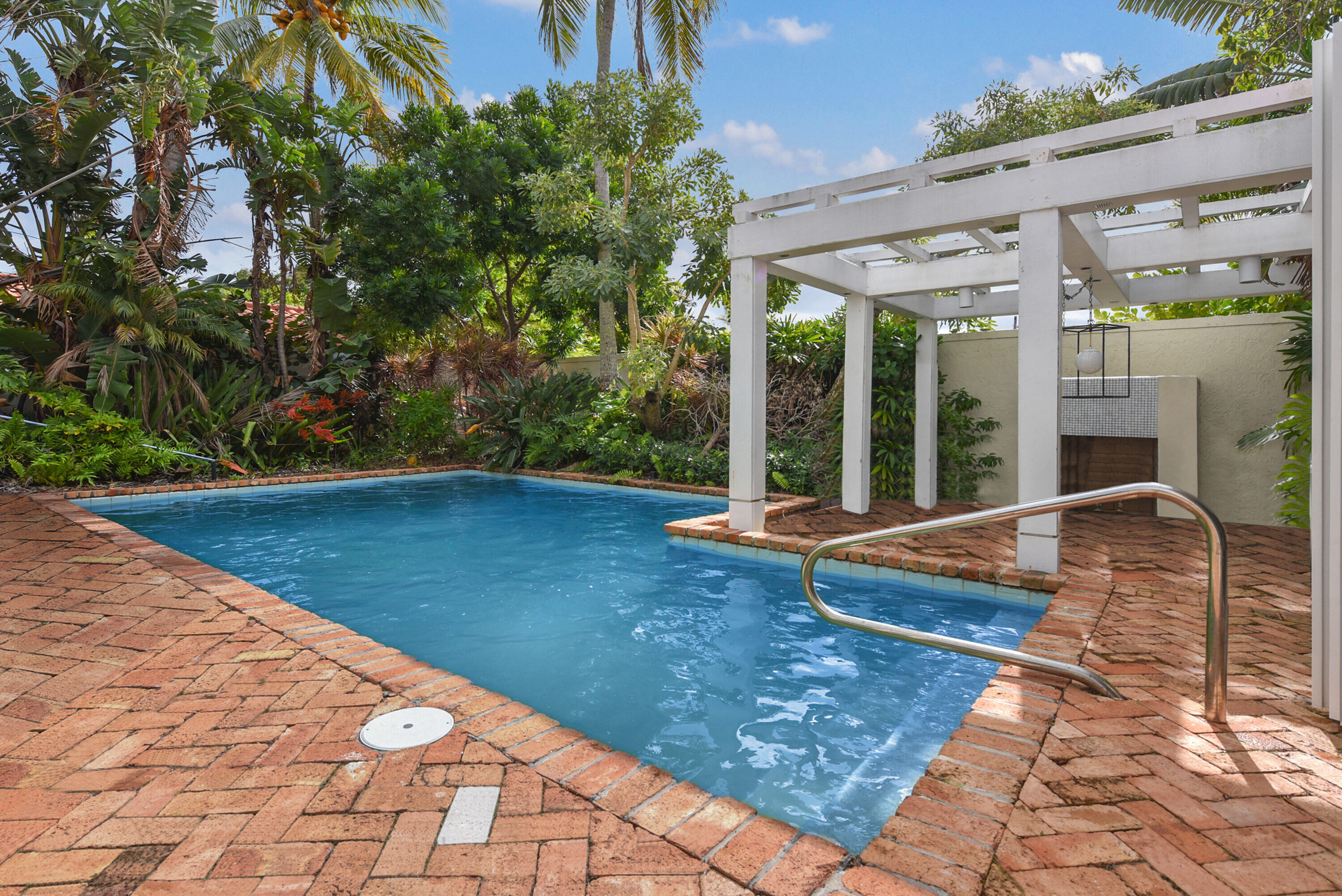 108 Sunfish Lane Jupiter, FL 33477 - Photo 3 of 31 Photoshopped Pool Area