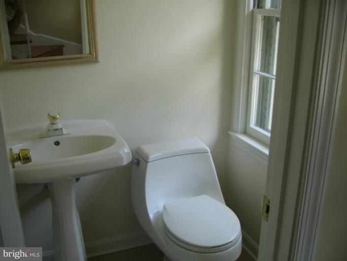 13920 Flint Rock Road Rockville, MD 20853 - Photo 14 of 29 Bath