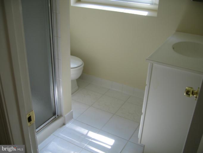 13920 Flint Rock Road Rockville, MD 20853 - Photo 21 of 29 Bath (Master)