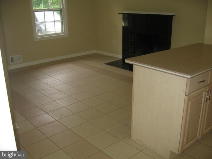 13920 Flint Rock Road Rockville, MD 20853 - Photo 6 of 29 Family Room