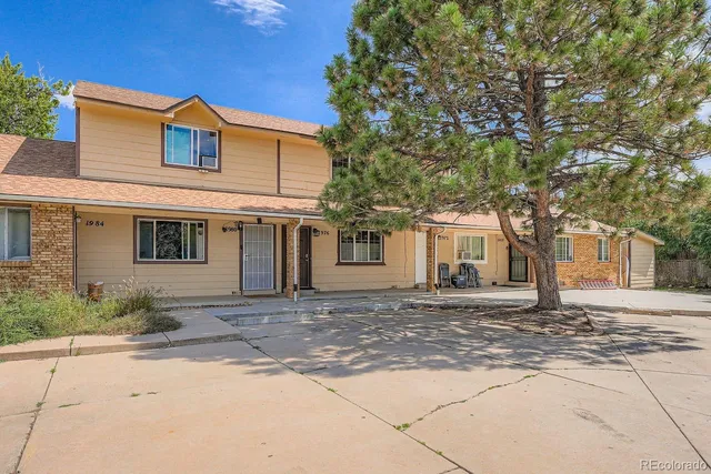 $2,100 | 1976 Eagle Street, Aurora, CO 80011