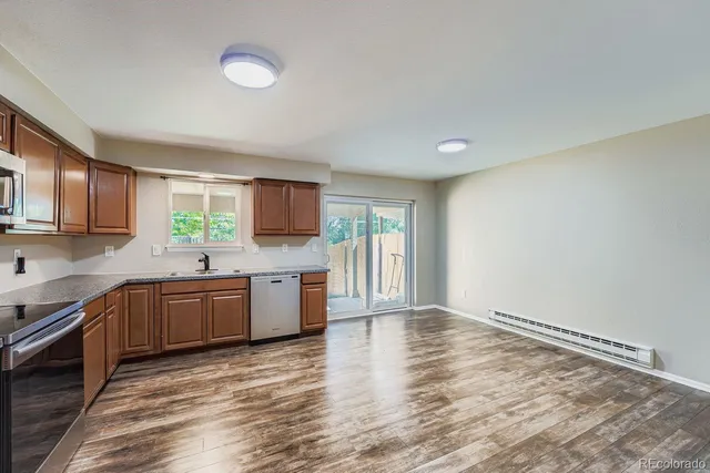 $2,100 | 1976 Eagle Street, Aurora, CO 80011